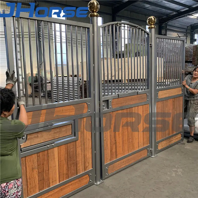अनुकूलित उच्च घनत्व Infill लकड़ी हॉर्स स्टाल पैनलों 3.5x2.2m