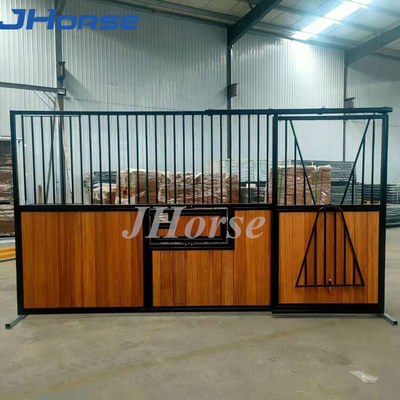 स्लाइडिंग डोर स्टैंडर्ड साइज 12ft X 12ft हॉर्स बॉक्स स्टॉल